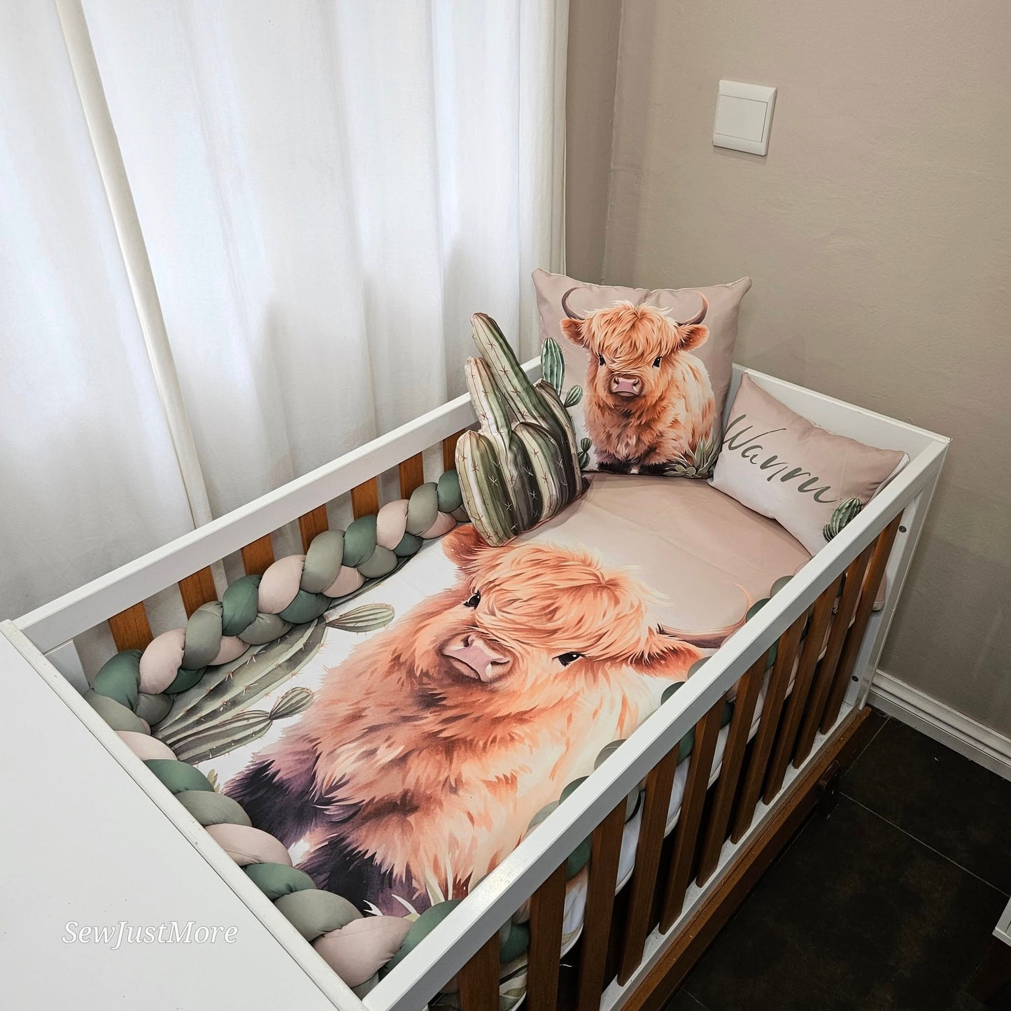 Baby Western Highland Cow cot linen