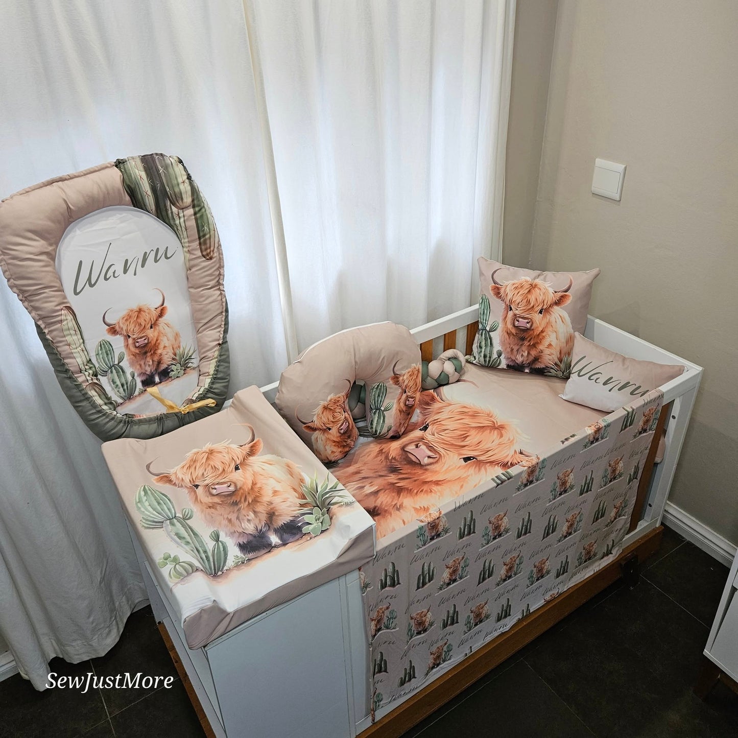 Baby Western Highland Cow cot linen