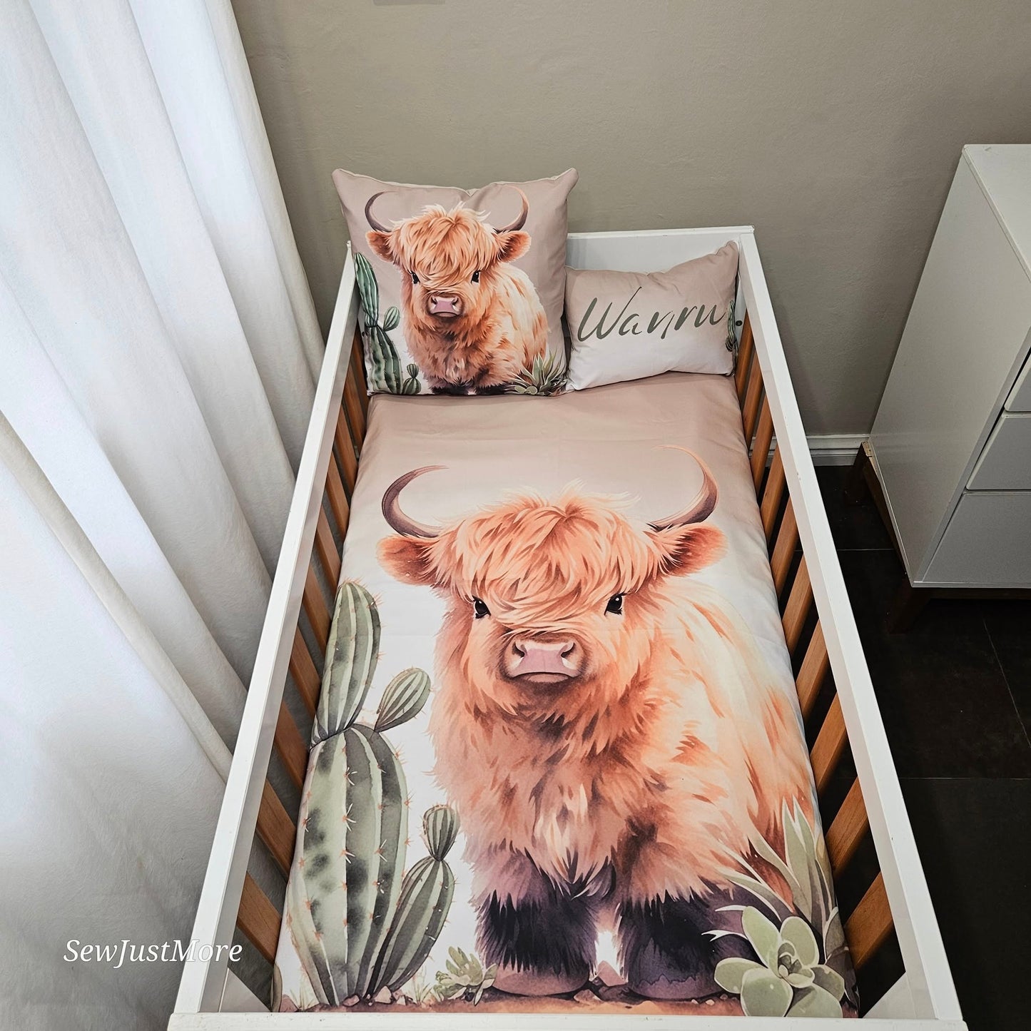 Baby Western Highland Cow cot linen