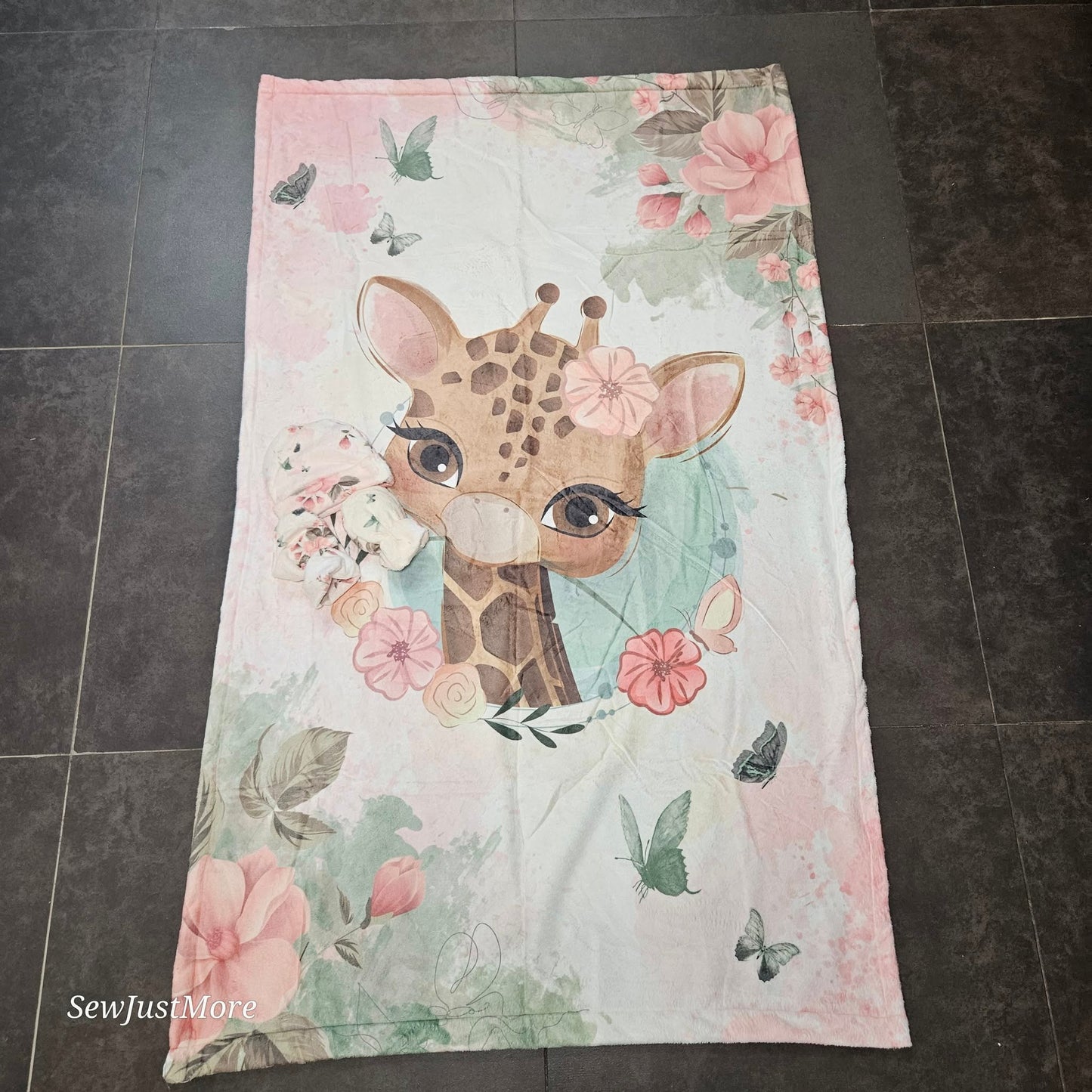 Rosy The Giraffe sage cot linen