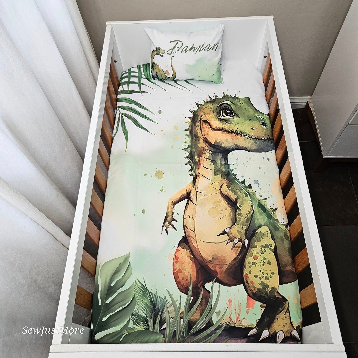 Damian and the Dino Kingdom cot linen