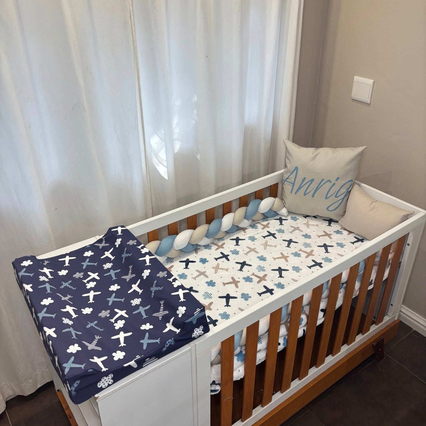 The Airplanes 2.0 cot linen
