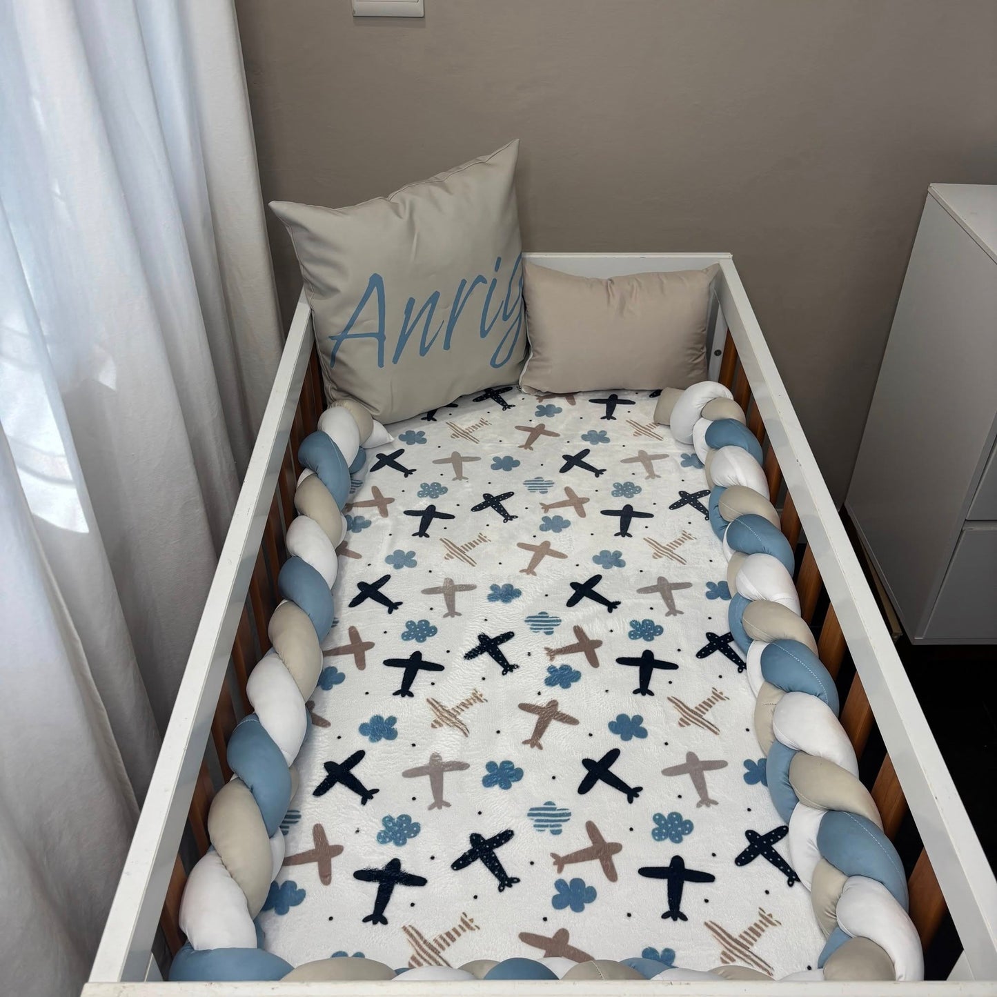 The Airplanes 2.0 cot linen