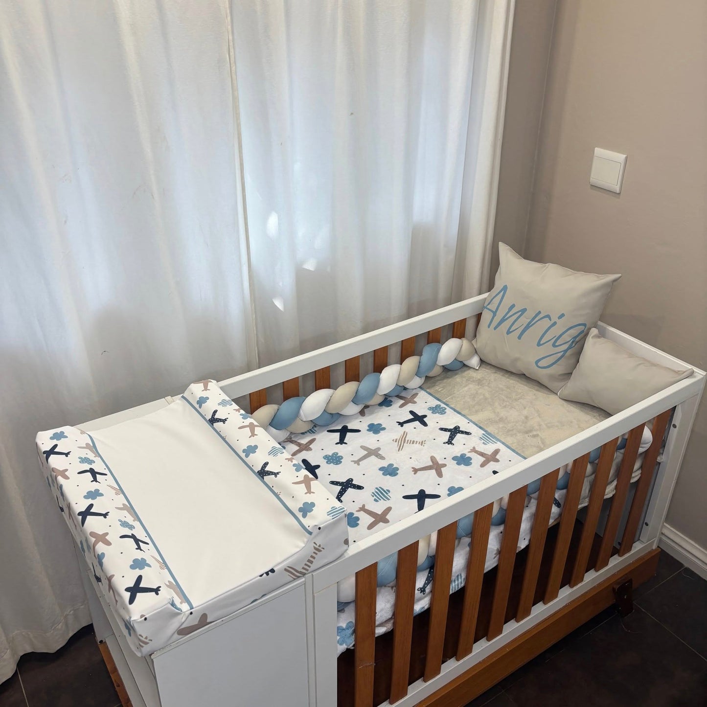 The Airplanes cot linen