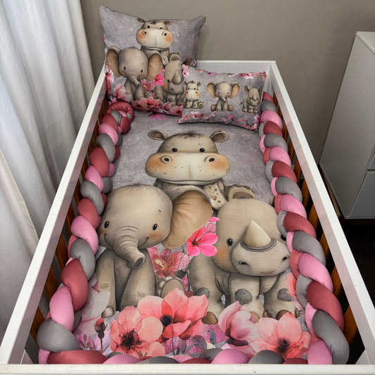 The Lively Girl Safari 2.0 cot linen