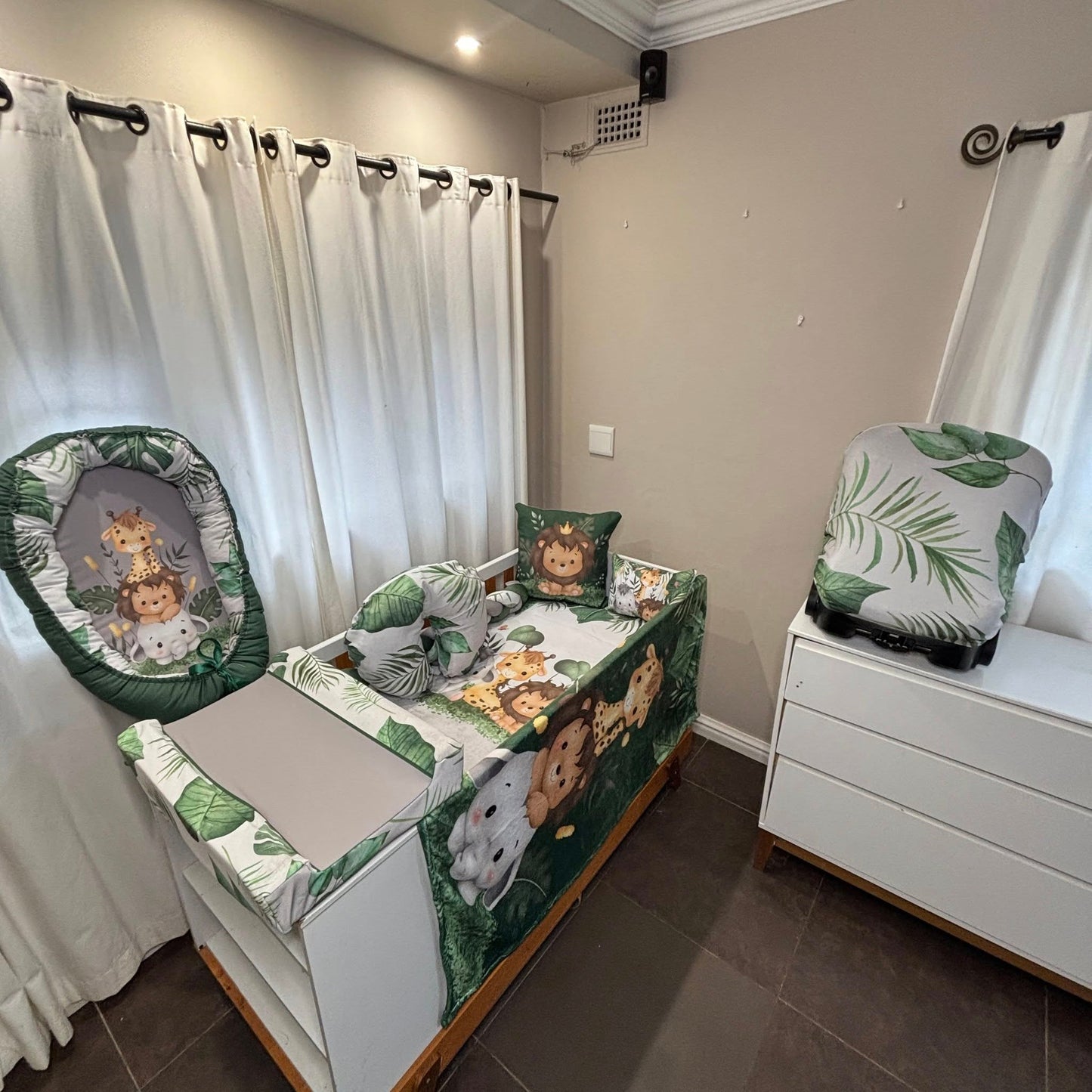 Ultimate Cartoon Safari cot linen