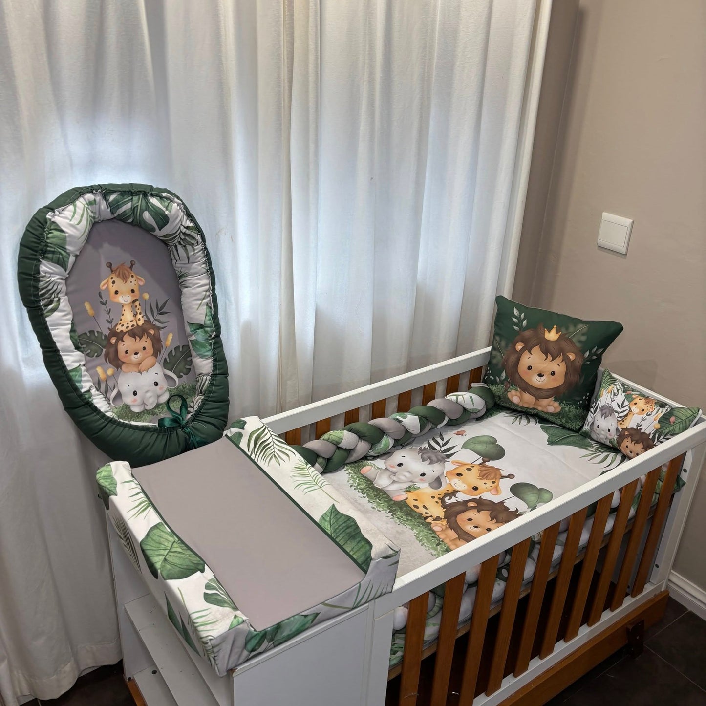 Ultimate Cartoon Safari cot linen