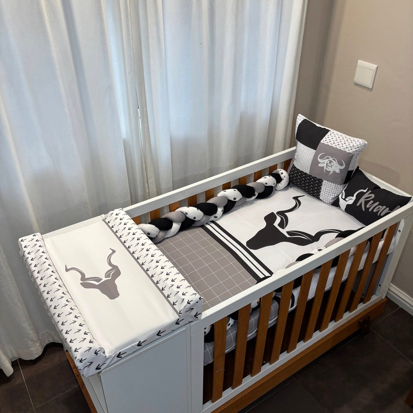 Kruger Kudu 3.0-The Monochrome edition cot linen