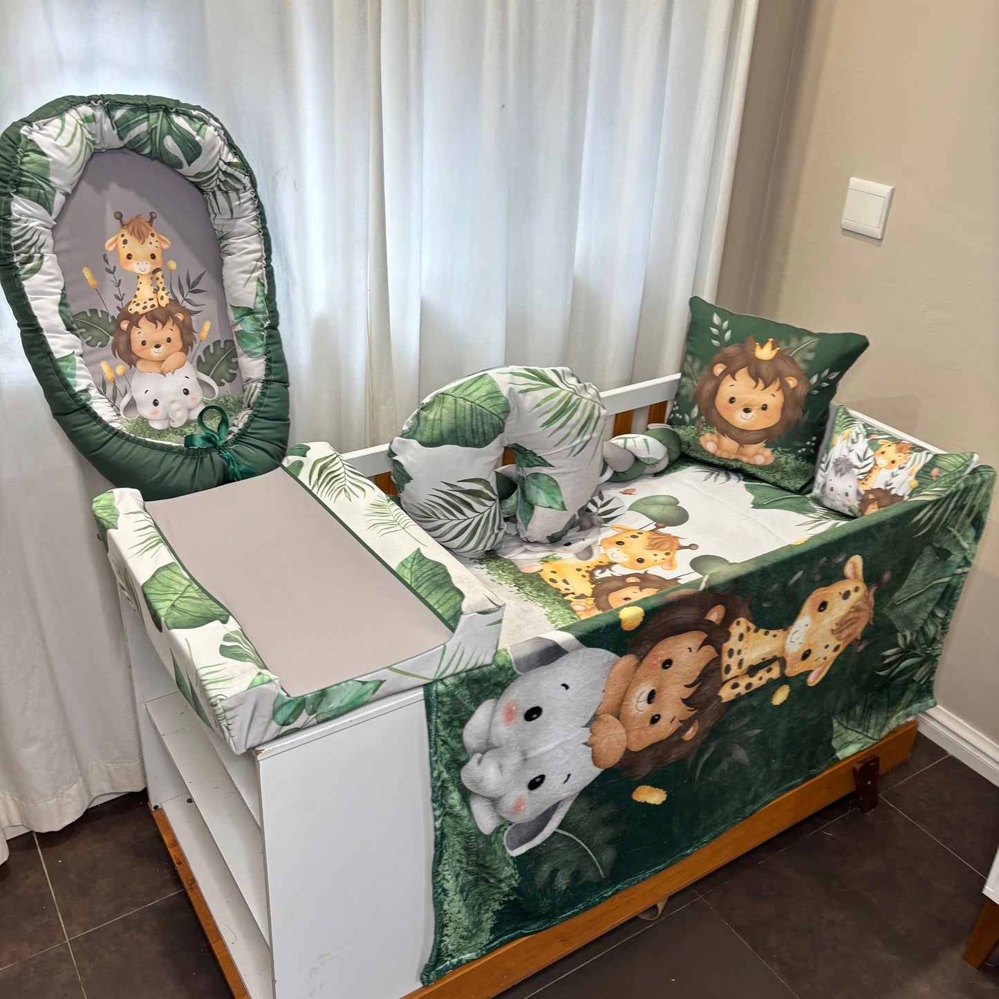 Ultimate Cartoon Safari cot linen