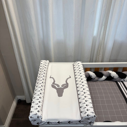 Kruger Kudu 3.0-The Monochrome edition waterproof changing mat