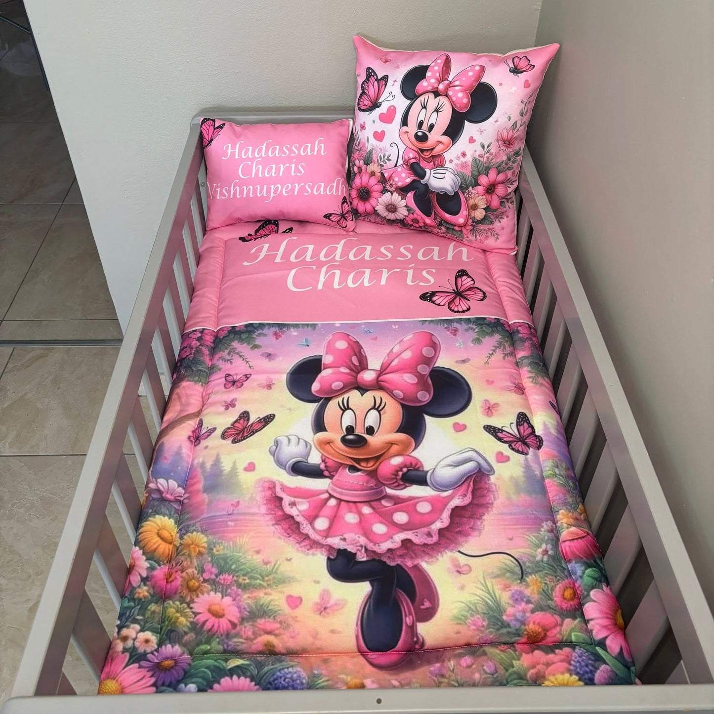 Butterfly Minnie Mouse cot linen