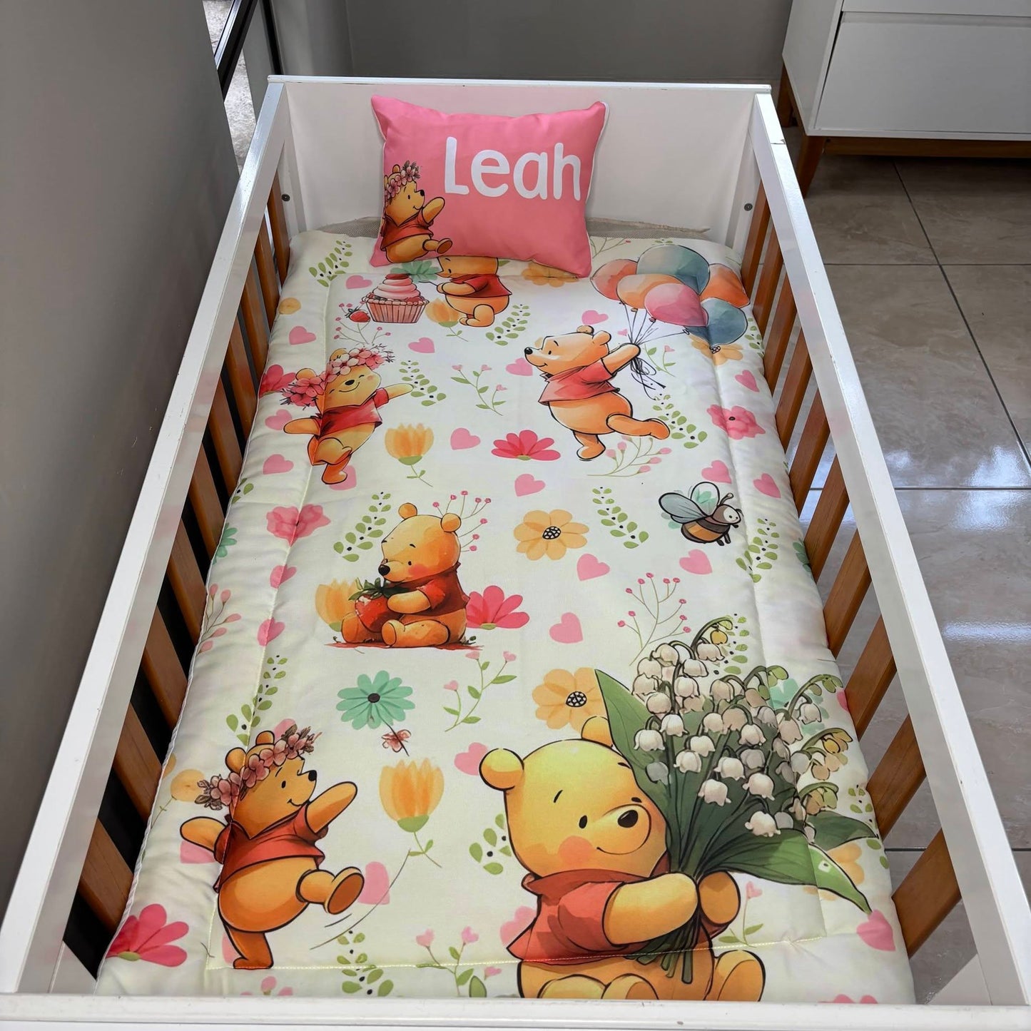 Floral Pooh cot linen