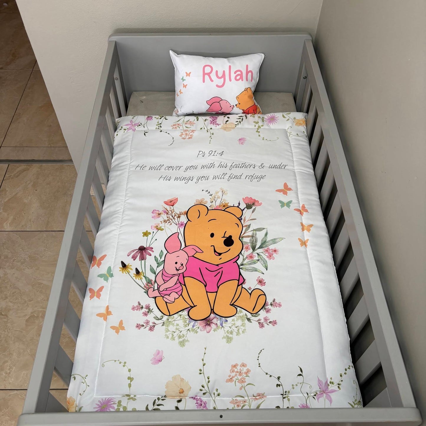 Classical Floral Pooh cot linen