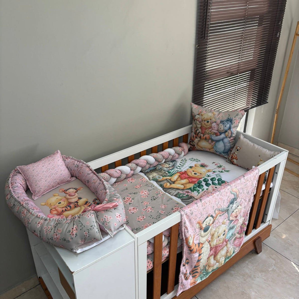 Classy Classic Floral Pooh and Friends cot linen