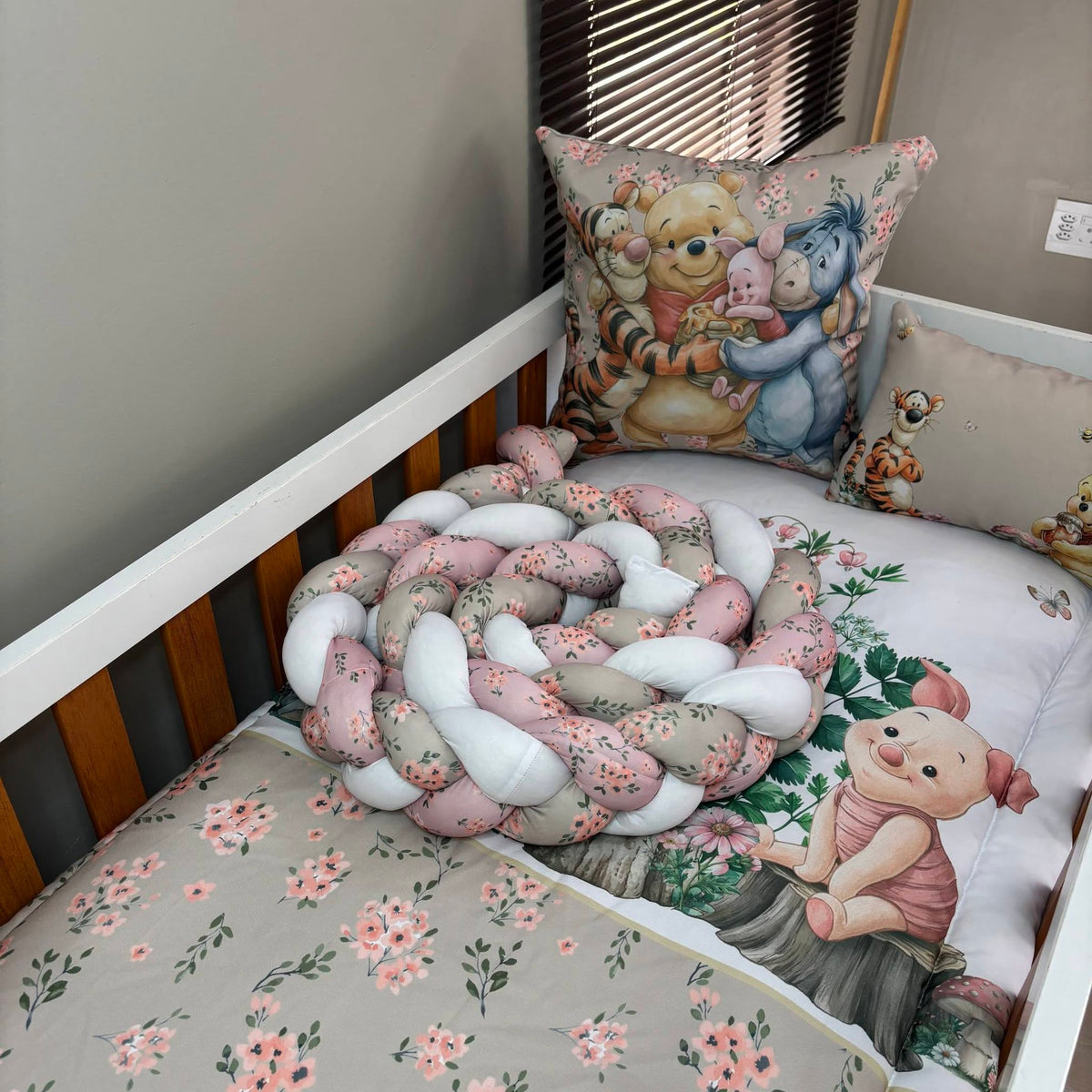 Classy Classic Floral Pooh and Friends cot linen