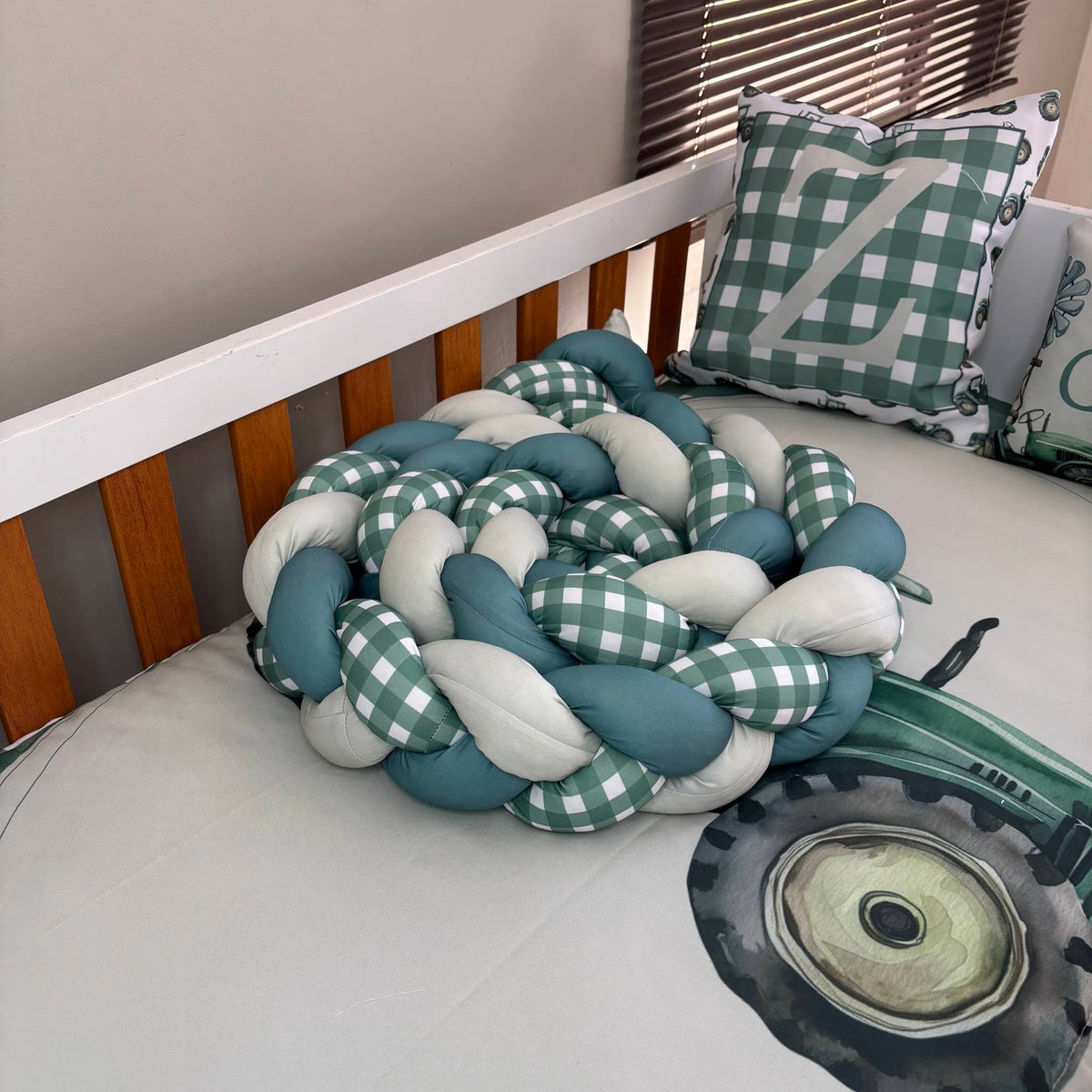 The Checkered Farmer Cot Bumper