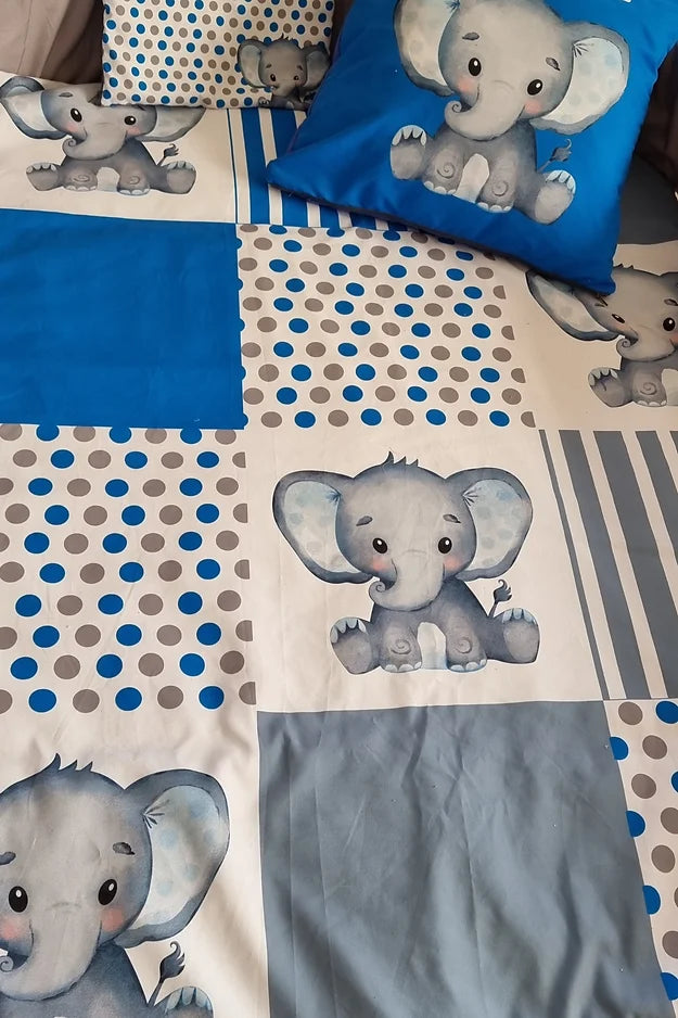 Blue and grey dot Quilt Ellie